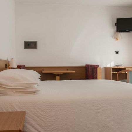 Hotel Ai Pini Vigo di Fassa Luaran gambar