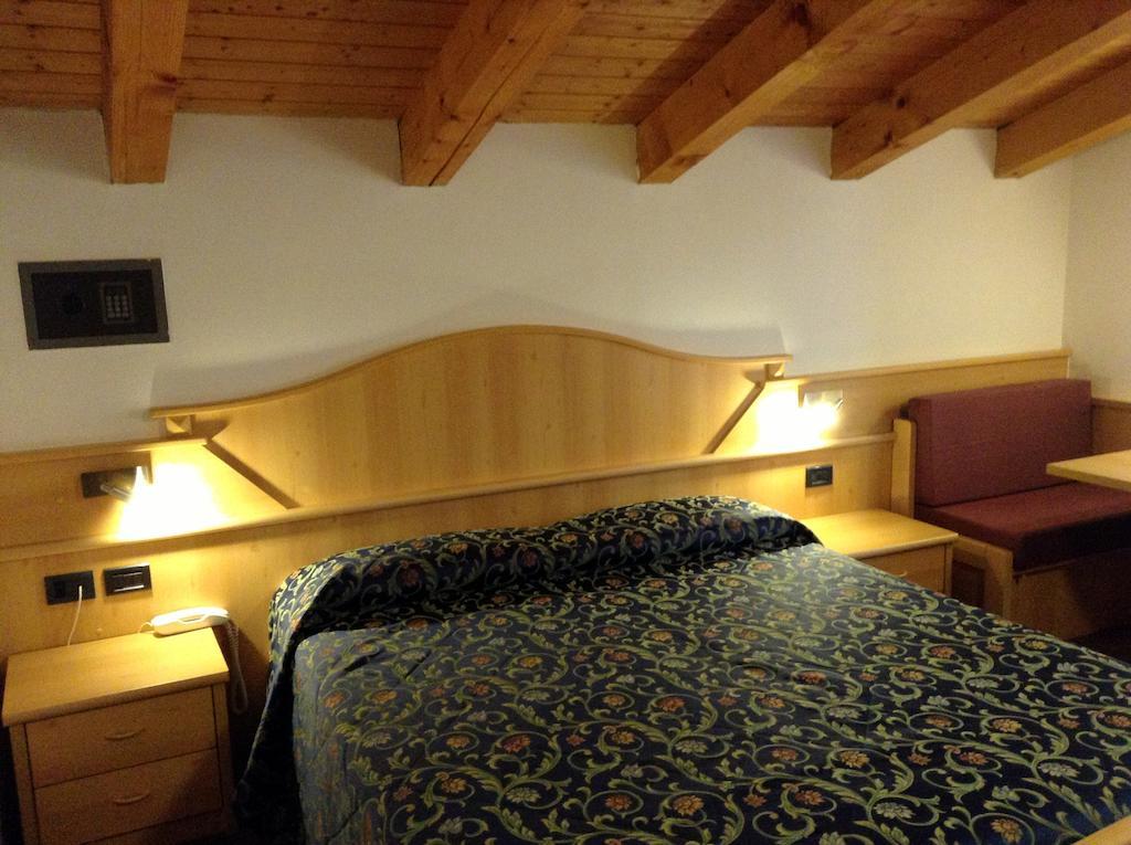 Hotel Ai Pini Vigo di Fassa Luaran gambar