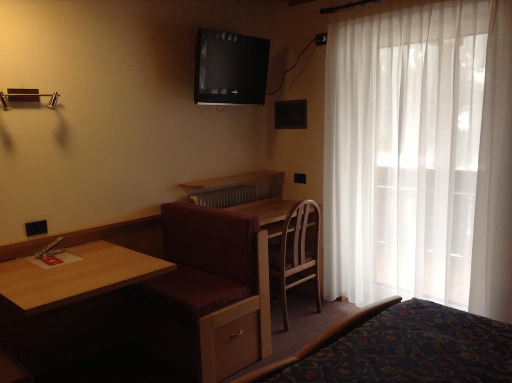 Hotel Ai Pini Vigo di Fassa Luaran gambar