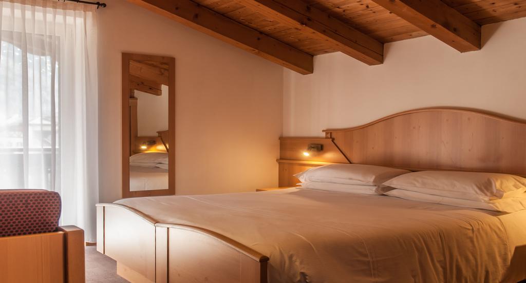 Hotel Ai Pini Vigo di Fassa Luaran gambar