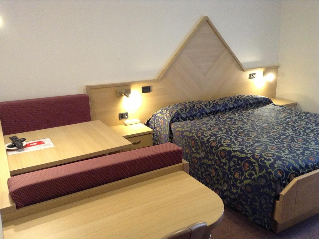Hotel Ai Pini Vigo di Fassa Luaran gambar