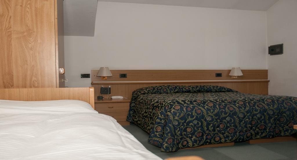 Hotel Ai Pini Vigo di Fassa Luaran gambar