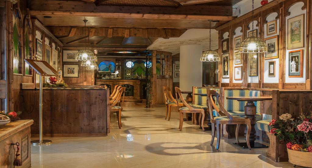 Hotel Ai Pini Vigo di Fassa Luaran gambar