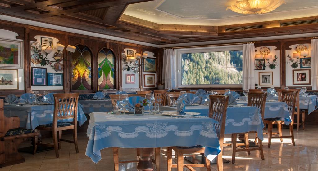 Hotel Ai Pini Vigo di Fassa Luaran gambar