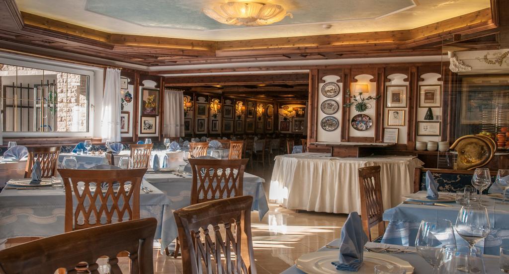 Hotel Ai Pini Vigo di Fassa Luaran gambar